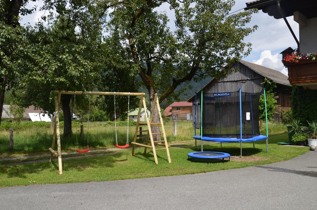 Ferienwohnung Zeber Rattendorf エクステリア 写真